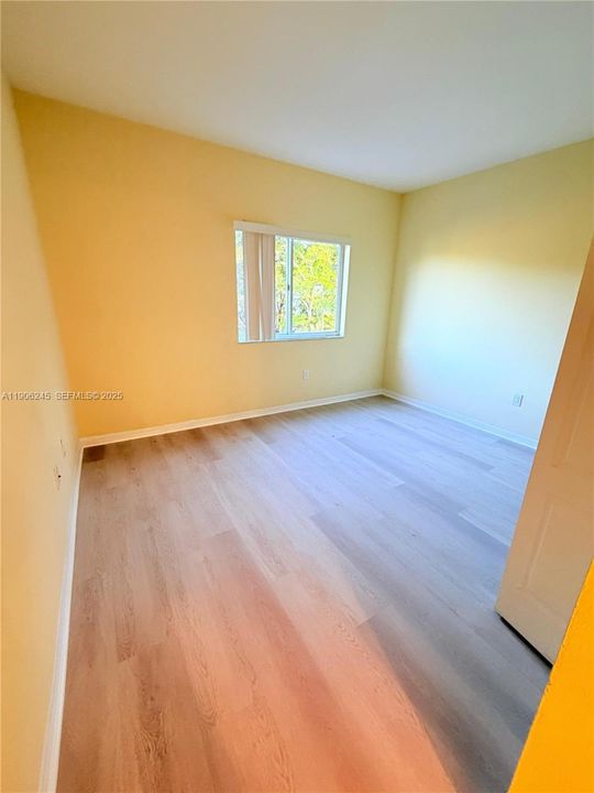 出租: $2,350 (2 贝兹, 2 浴室, 1140 平方英尺)