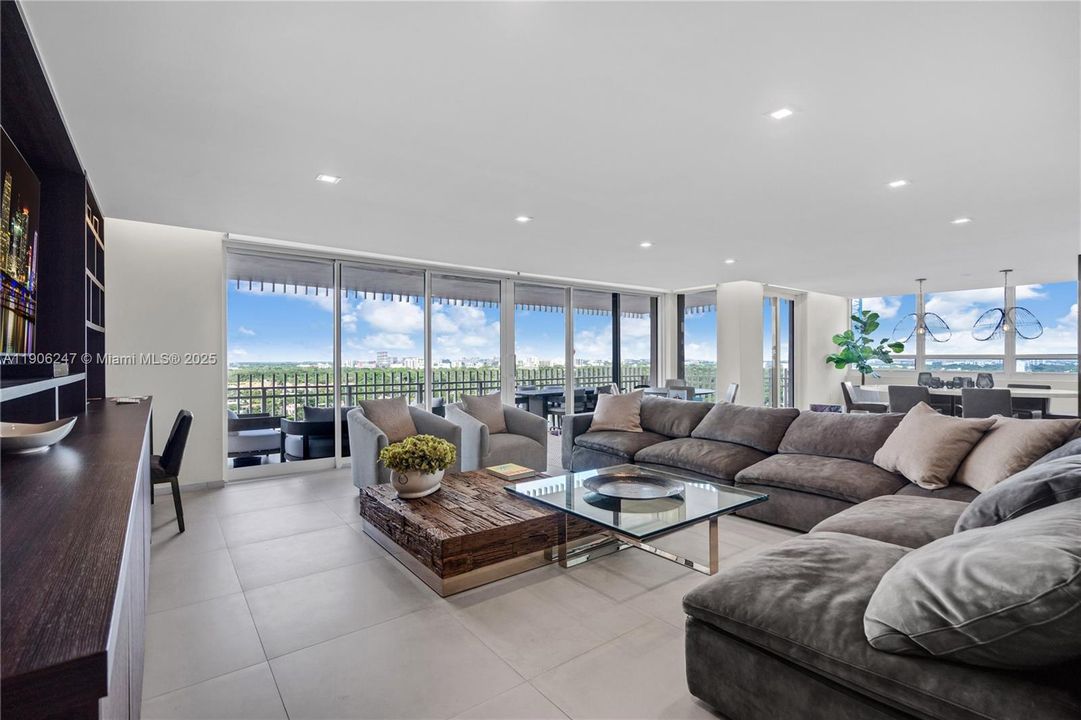 For Rent: $15,000 (3 beds, 4 baths, 2424 Square Feet)