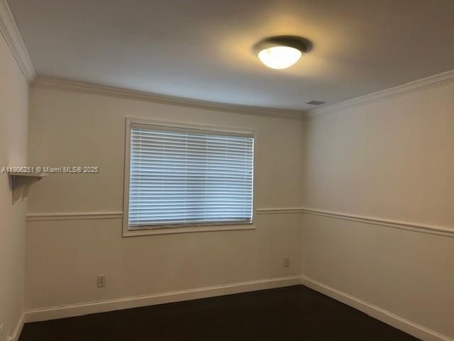 合同活跃: $2,150 (2 贝兹, 2 浴室, 1060 平方英尺)