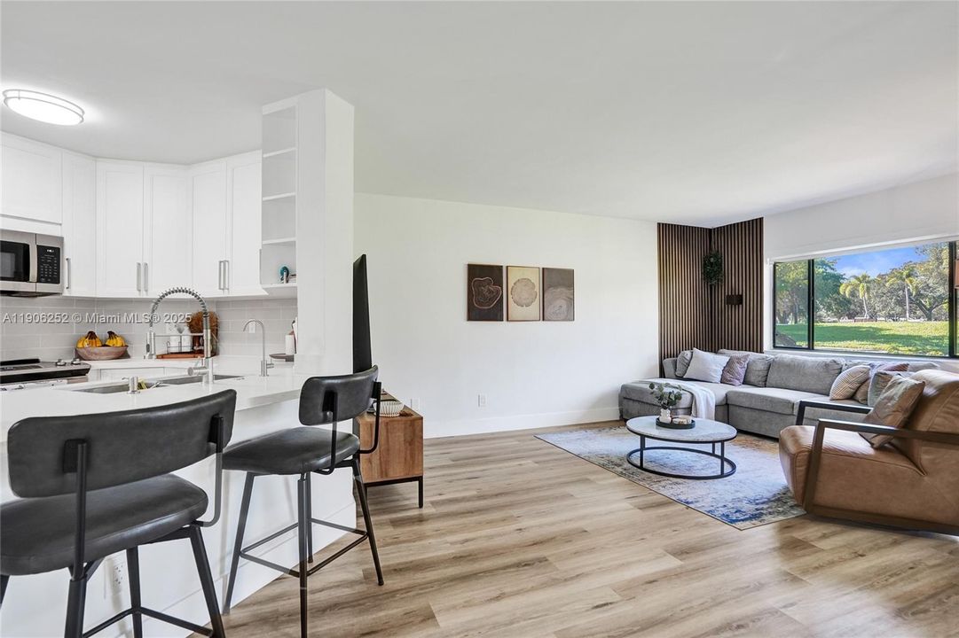 Active With Contract: $2,500 (2 beds, 2 baths, 1034 Square Feet)