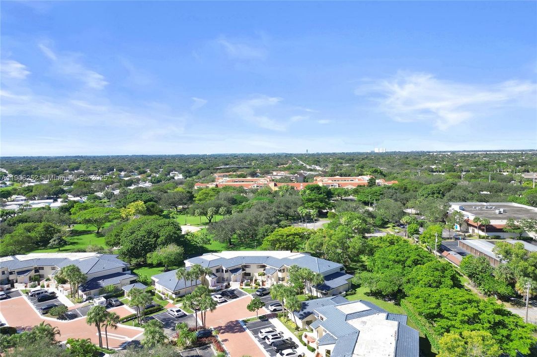 Active With Contract: $2,500 (2 beds, 2 baths, 1034 Square Feet)