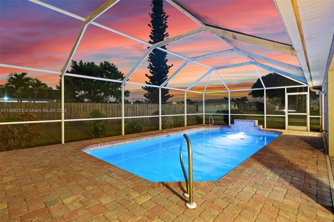 Pool all screened in