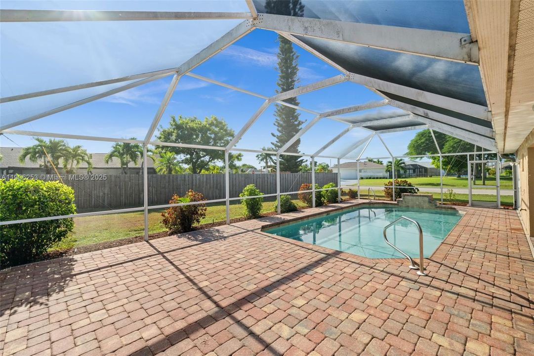 Pool all screened in