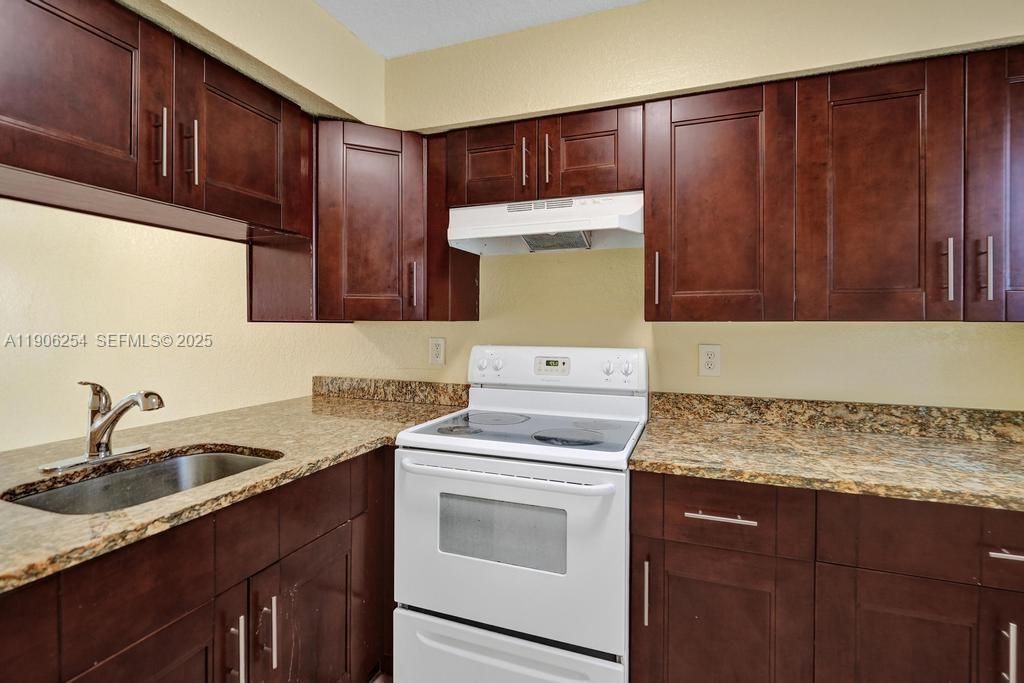 Recently Rented: $1,900 (2 beds, 1 baths, 0 Square Feet)