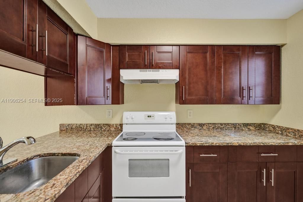 Recently Rented: $1,900 (2 beds, 1 baths, 0 Square Feet)