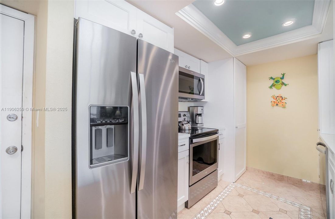 For Sale: $649,000 (2 beds, 2 baths, 1108 Square Feet)