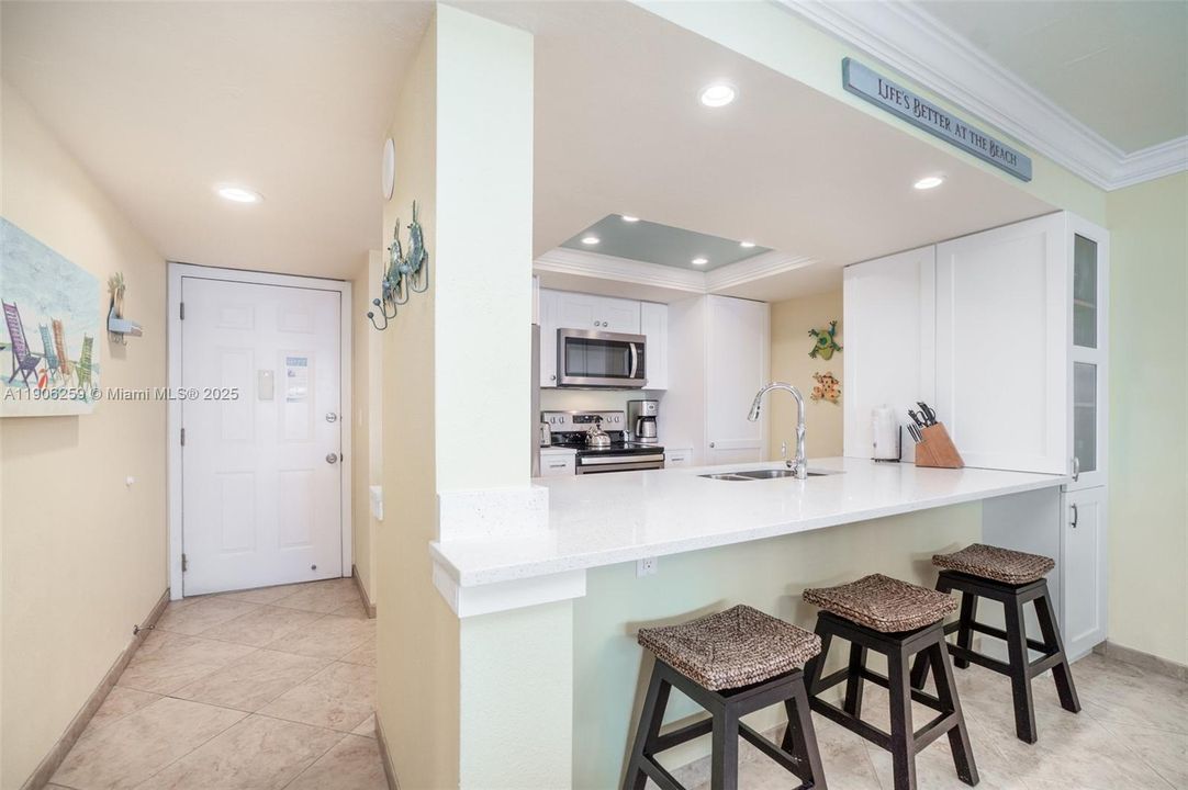For Sale: $649,000 (2 beds, 2 baths, 1108 Square Feet)
