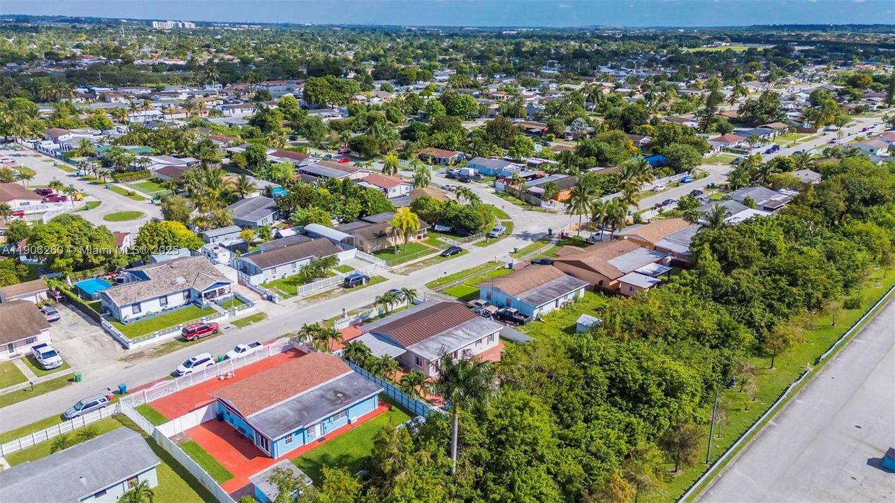 En Venta: $600,000 (4 camas, 3 baños, 2341 Pies cuadrados)