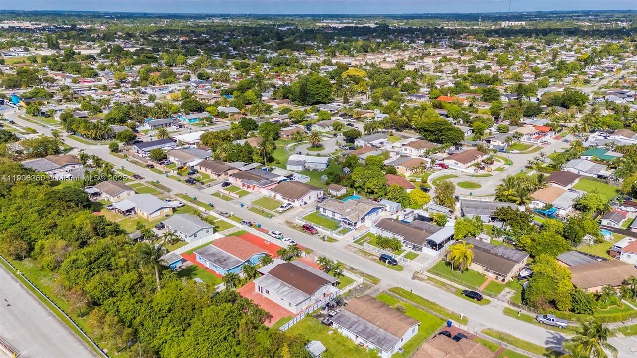 En Venta: $600,000 (4 camas, 3 baños, 2341 Pies cuadrados)