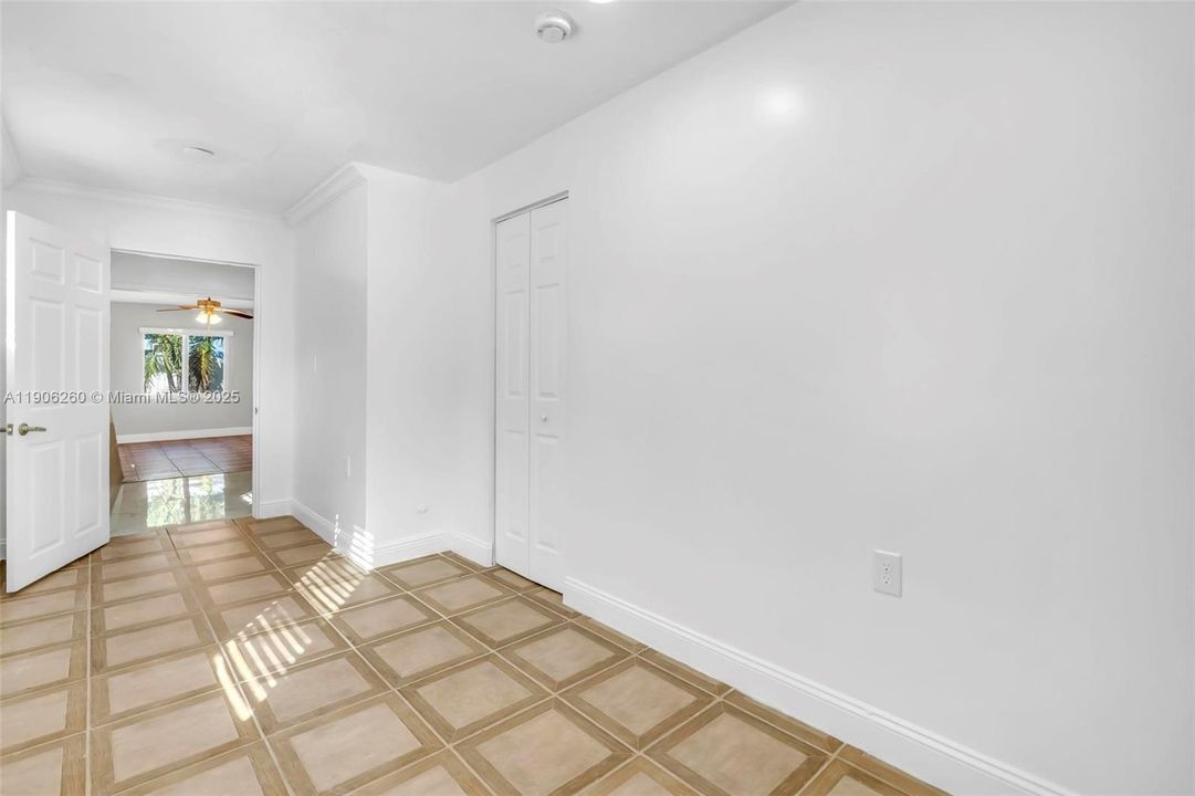 En Venta: $600,000 (4 camas, 3 baños, 2341 Pies cuadrados)