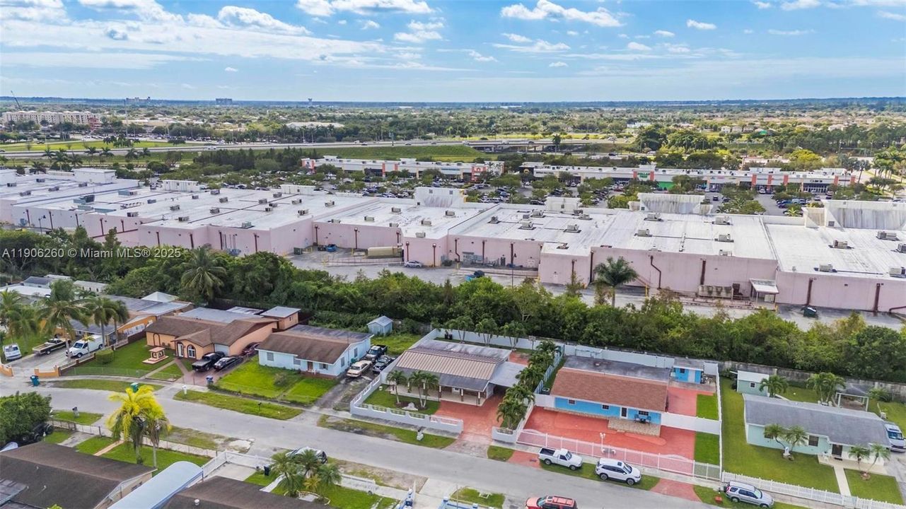 En Venta: $600,000 (4 camas, 3 baños, 2341 Pies cuadrados)