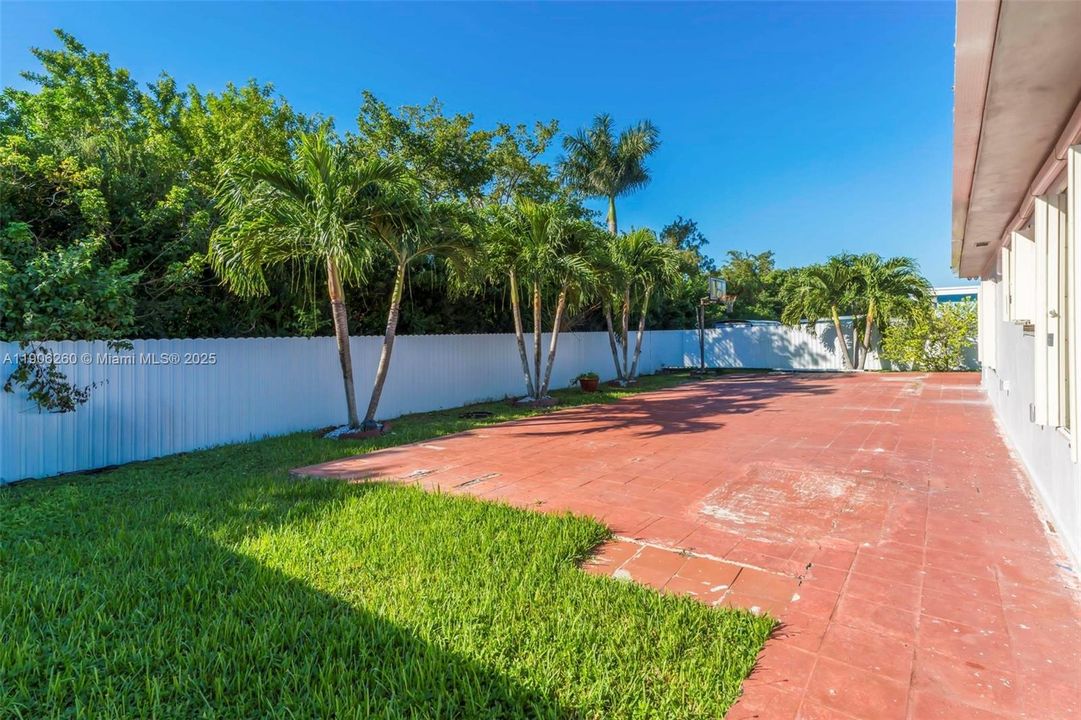 En Venta: $600,000 (4 camas, 3 baños, 2341 Pies cuadrados)