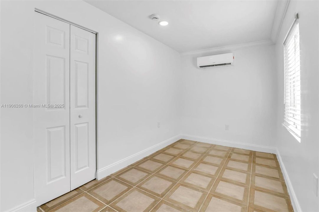 En Venta: $600,000 (4 camas, 3 baños, 2341 Pies cuadrados)