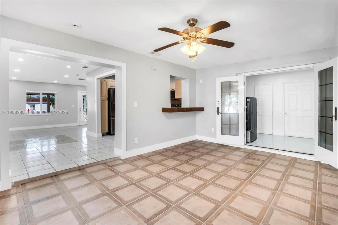 En Venta: $600,000 (4 camas, 3 baños, 2341 Pies cuadrados)