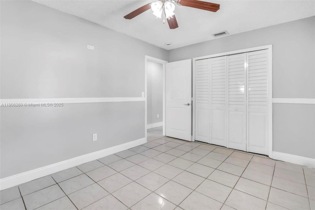 En Venta: $600,000 (4 camas, 3 baños, 2341 Pies cuadrados)