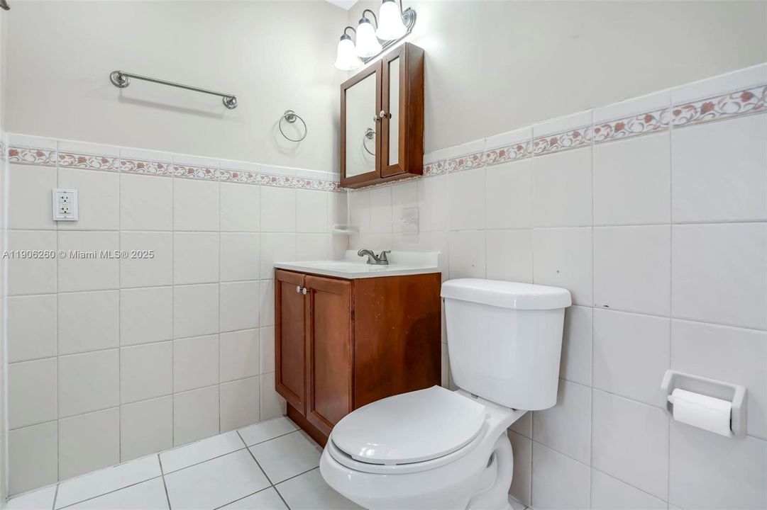 En Venta: $600,000 (4 camas, 3 baños, 2341 Pies cuadrados)