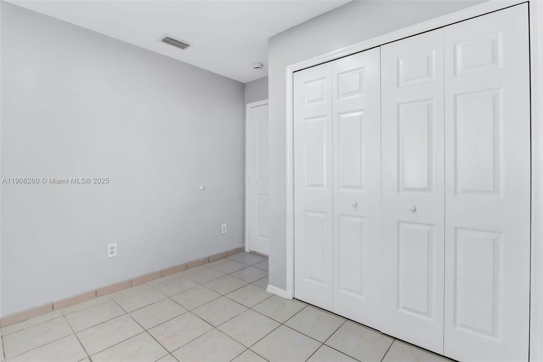 En Venta: $600,000 (4 camas, 3 baños, 2341 Pies cuadrados)