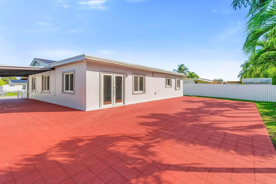 En Venta: $600,000 (4 camas, 3 baños, 2341 Pies cuadrados)