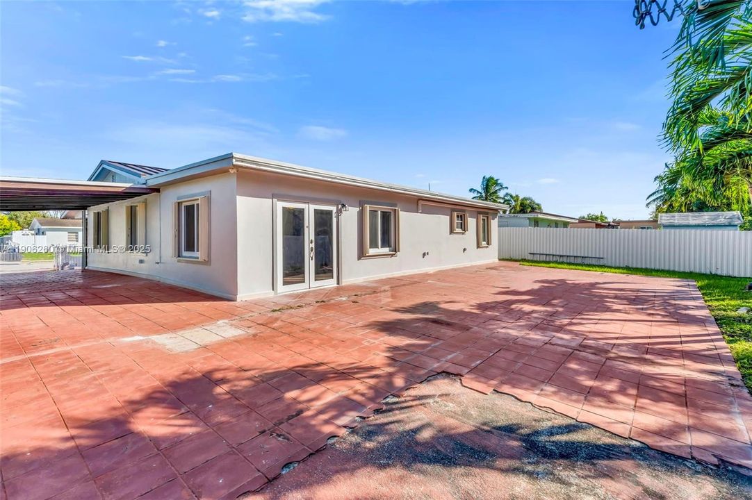 En Venta: $600,000 (4 camas, 3 baños, 2341 Pies cuadrados)