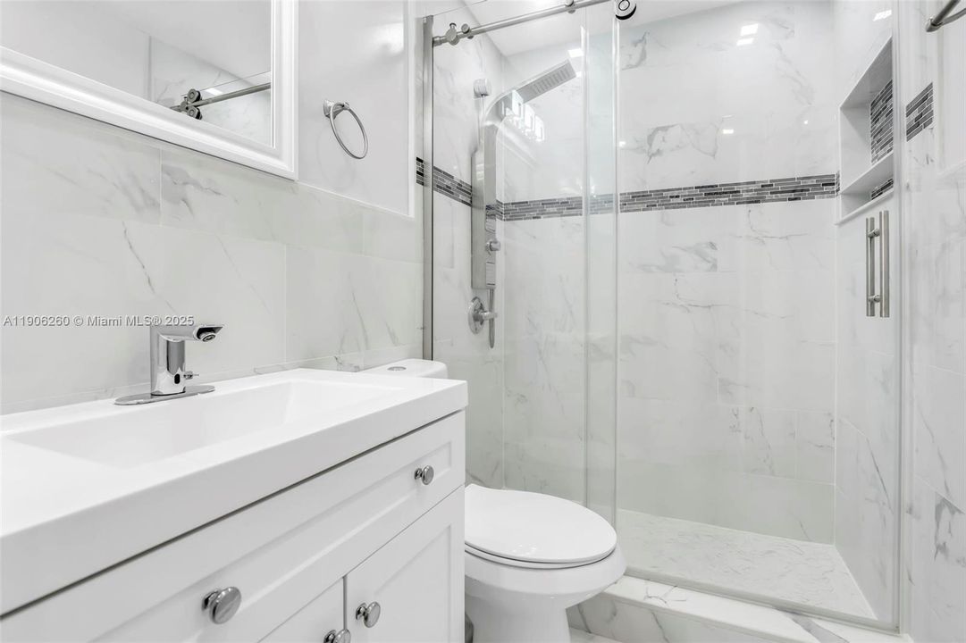 En Venta: $600,000 (4 camas, 3 baños, 2341 Pies cuadrados)