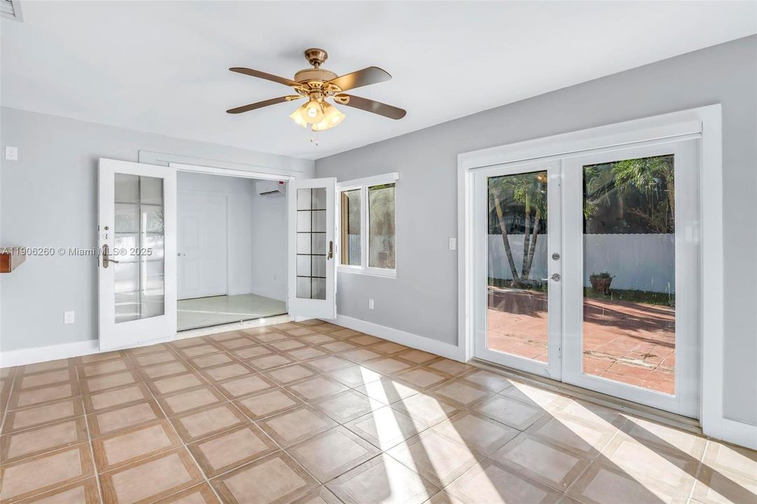 En Venta: $600,000 (4 camas, 3 baños, 2341 Pies cuadrados)