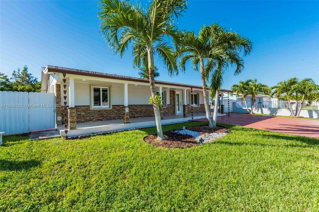 En Venta: $600,000 (4 camas, 3 baños, 2341 Pies cuadrados)