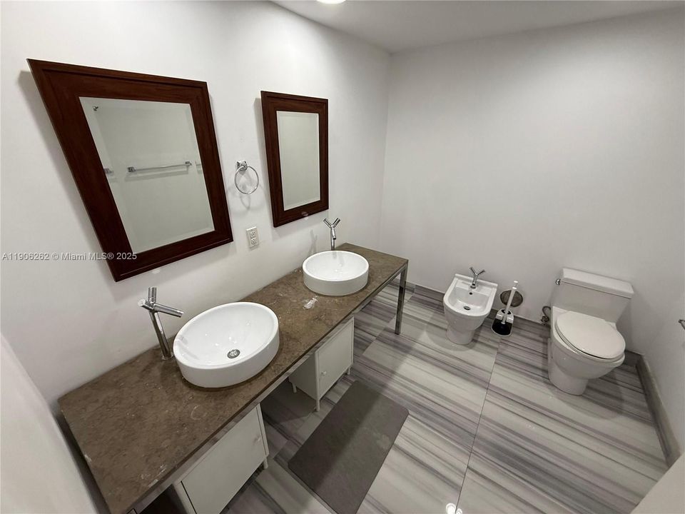 最近租的: $2,500 (1 贝兹, 1 浴室, 732 平方英尺)