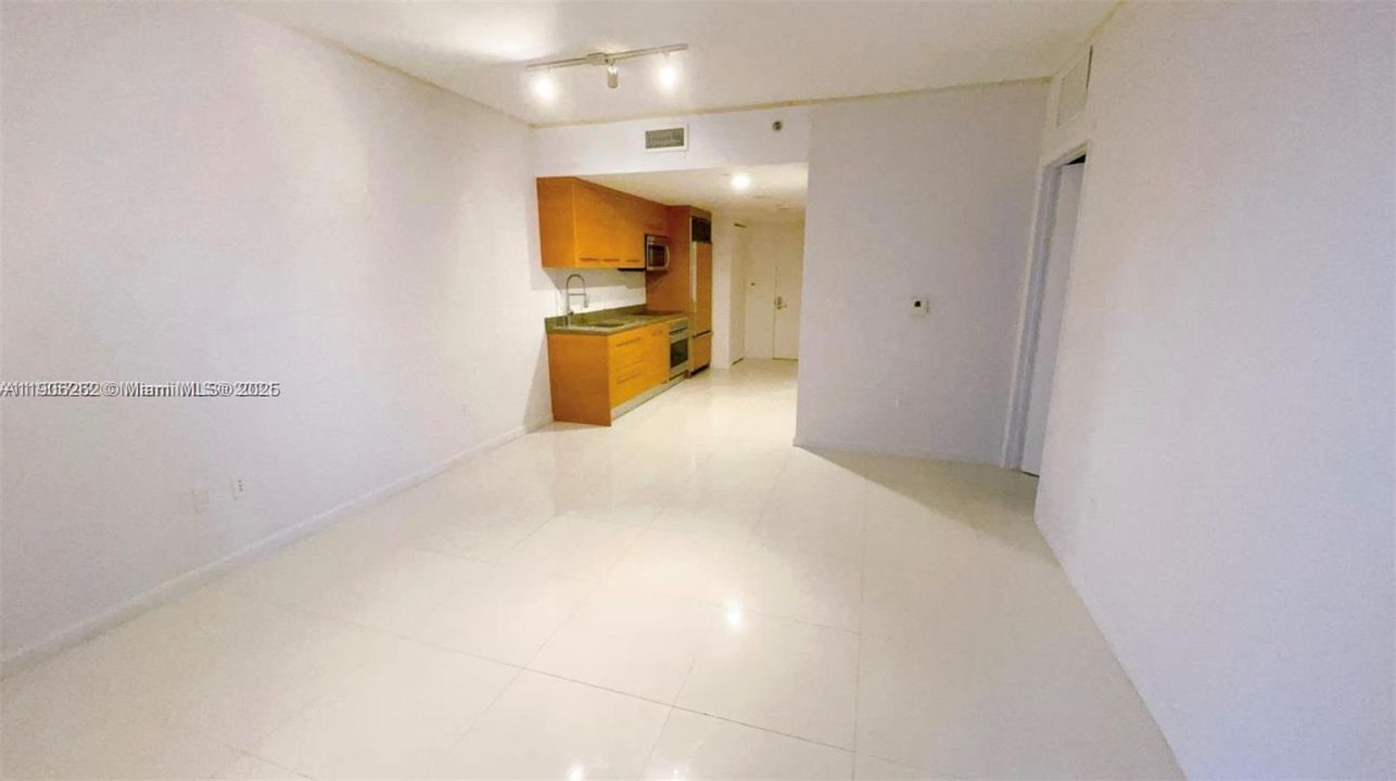 最近租的: $2,500 (1 贝兹, 1 浴室, 732 平方英尺)