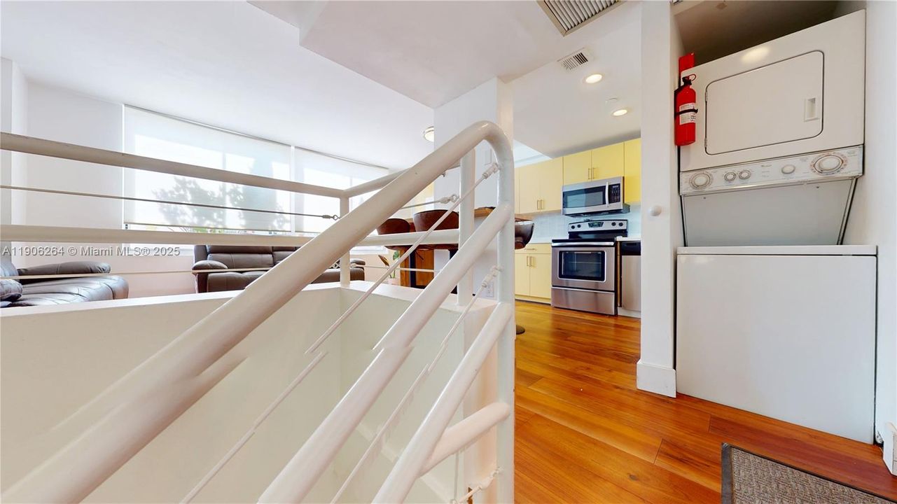 Active With Contract: $3,500 (2 beds, 1 baths, 810 Square Feet)