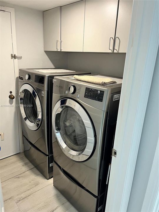 出租: $5,950 (2 贝兹, 2 浴室, 1677 平方英尺)