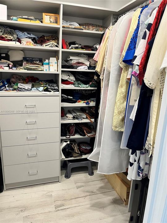 出租: $5,950 (2 贝兹, 2 浴室, 1677 平方英尺)