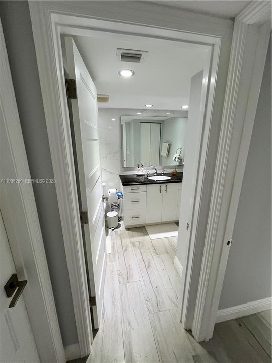 出租: $5,950 (2 贝兹, 2 浴室, 1677 平方英尺)