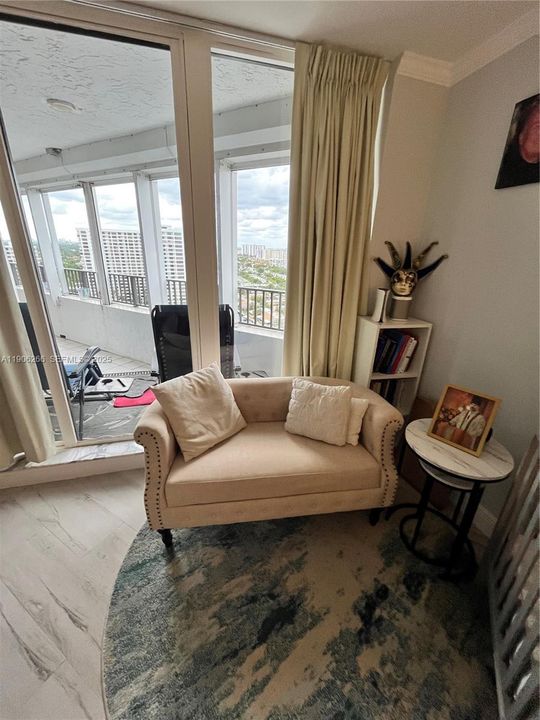 出租: $5,950 (2 贝兹, 2 浴室, 1677 平方英尺)