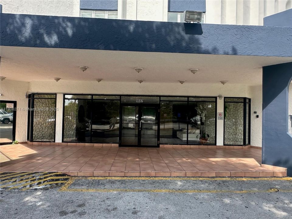 待售: $224,900 (1 贝兹, 1 浴室, 758 平方英尺)