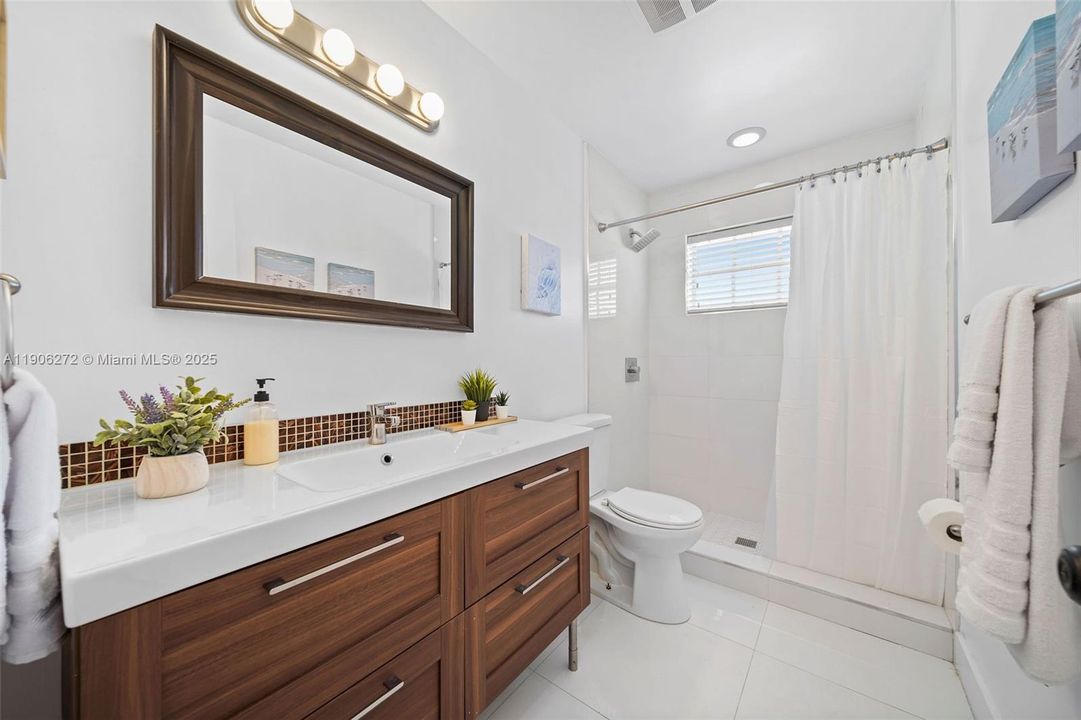 待售: $1,350,000 (5 贝兹, 4 浴室, 3451 平方英尺)