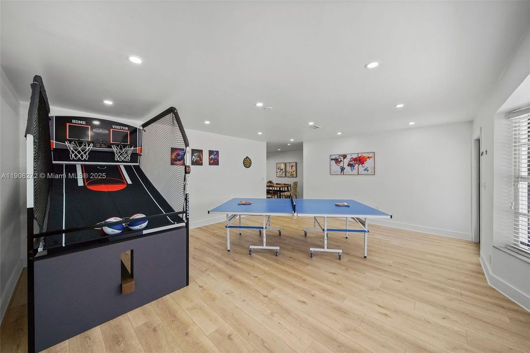 待售: $1,350,000 (5 贝兹, 4 浴室, 3451 平方英尺)