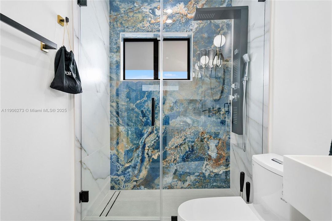 待售: $1,187,500 (0 贝兹, 0 浴室, 1600 平方英尺)