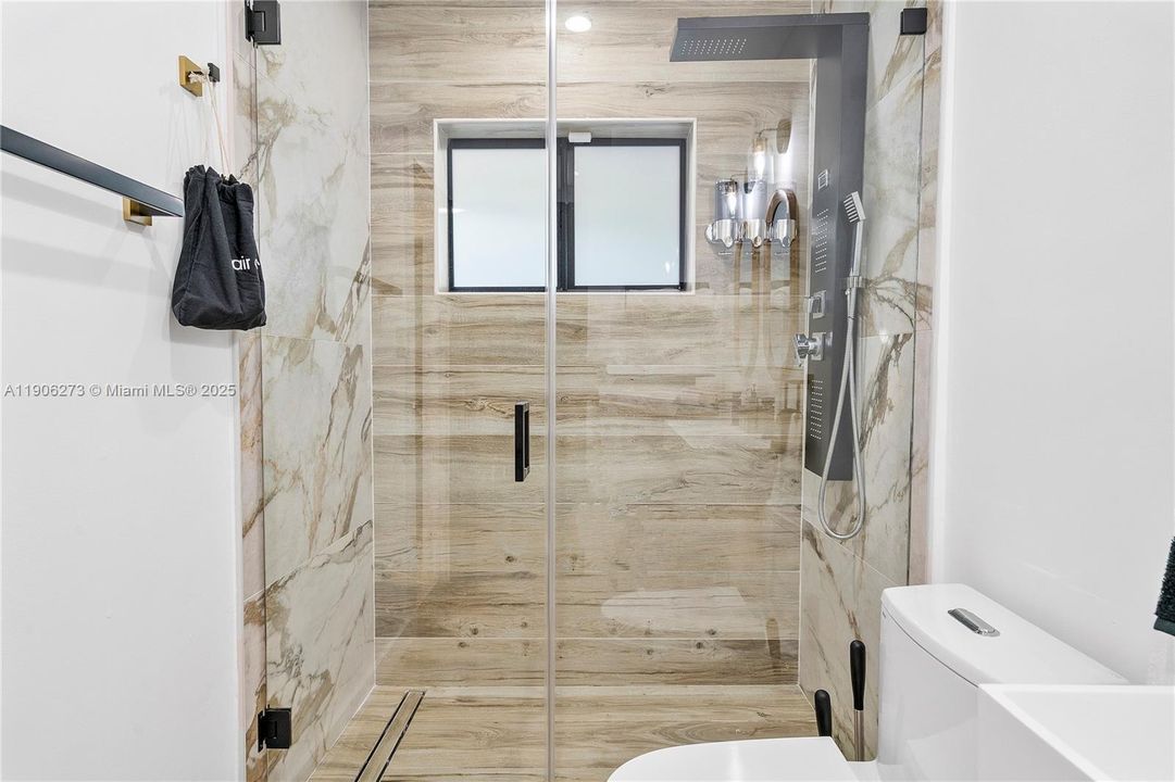 待售: $1,187,500 (0 贝兹, 0 浴室, 1600 平方英尺)