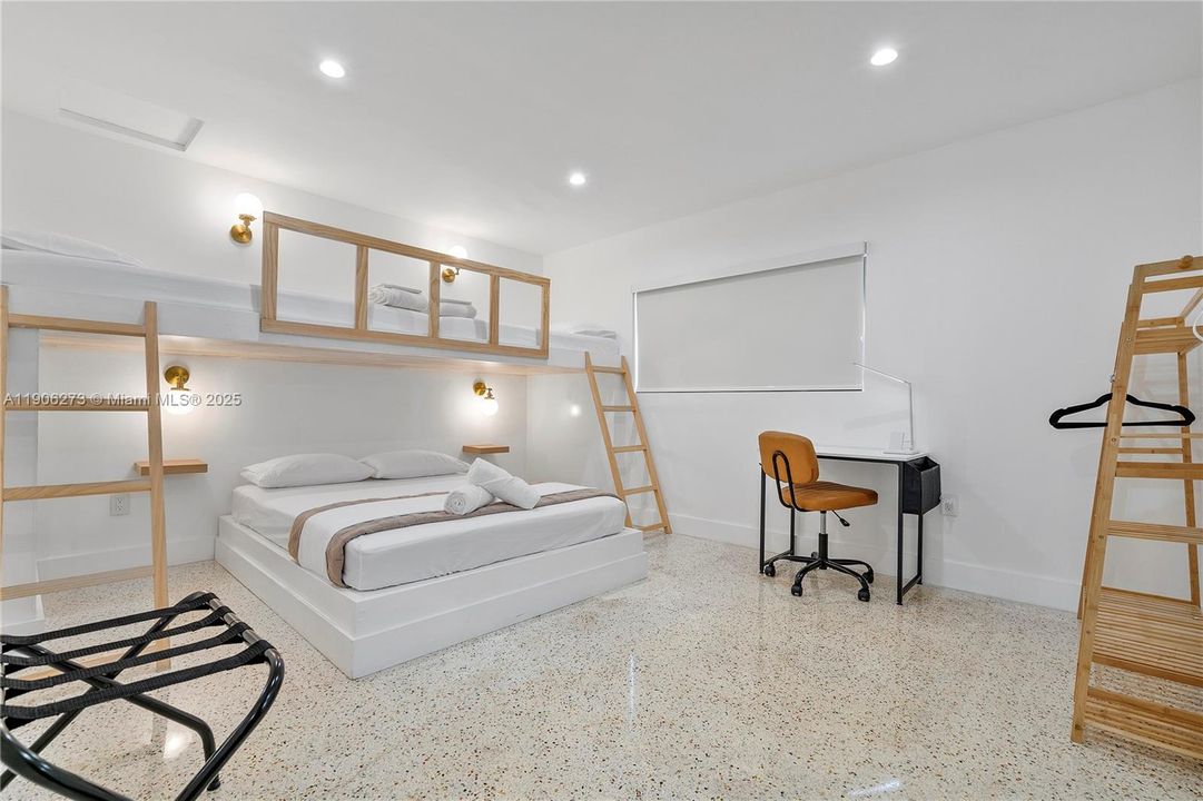 待售: $1,187,500 (0 贝兹, 0 浴室, 1600 平方英尺)