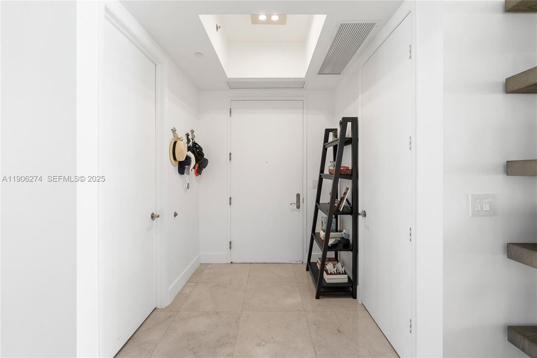 待售: $2,250,000 (3 贝兹, 3 浴室, 2327 平方英尺)