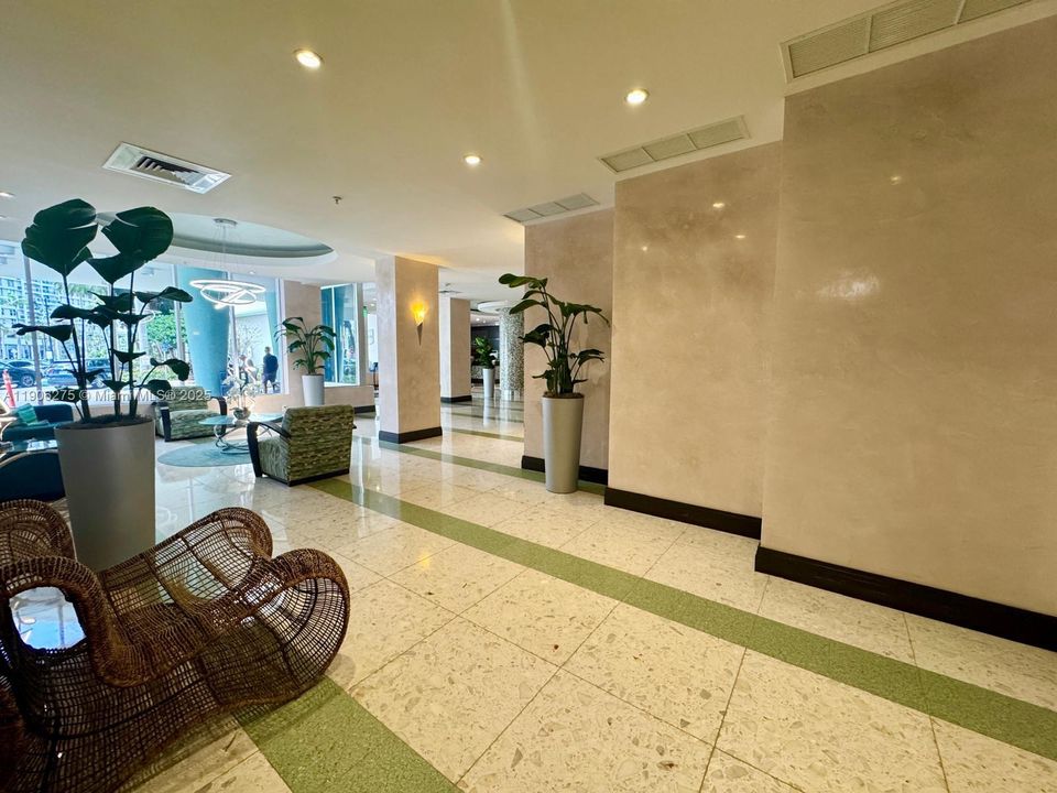 待售: $430,000 (1 贝兹, 1 浴室, 874 平方英尺)