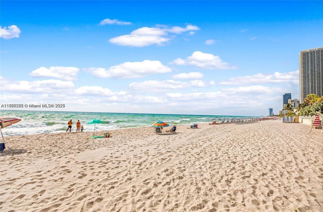 待售: $430,000 (1 贝兹, 1 浴室, 874 平方英尺)