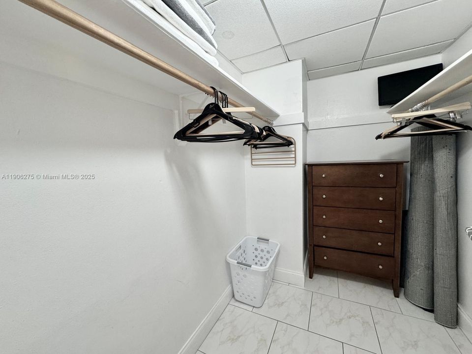 待售: $430,000 (1 贝兹, 1 浴室, 874 平方英尺)