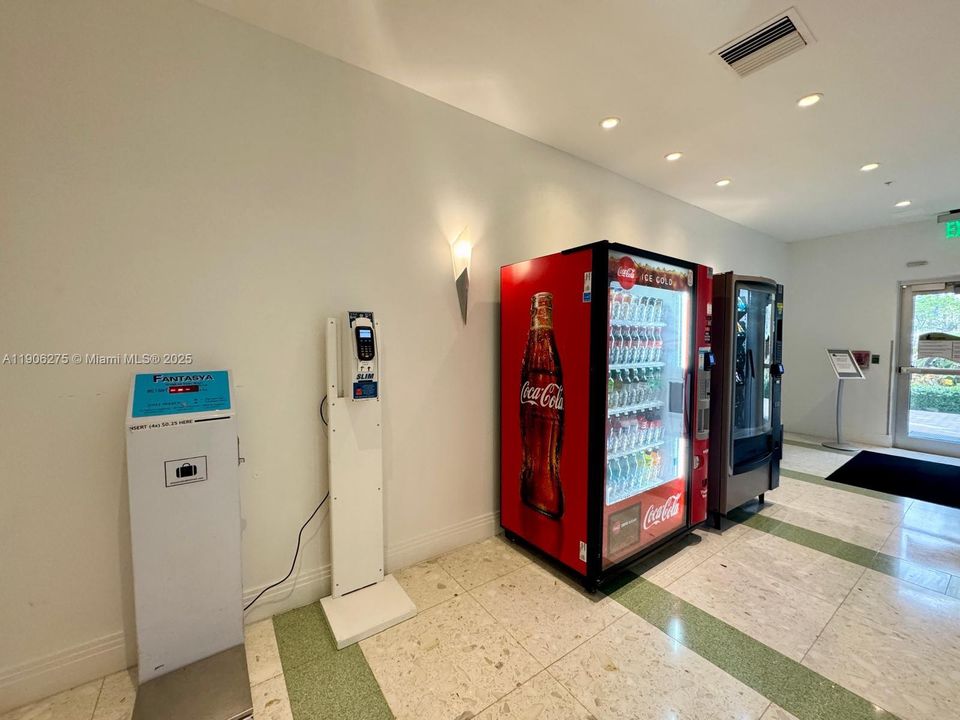 待售: $430,000 (1 贝兹, 1 浴室, 874 平方英尺)