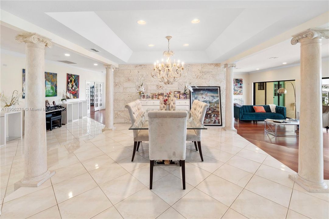 For Sale: $20,500,000 (4 beds, 5 baths, 5212 Square Feet)