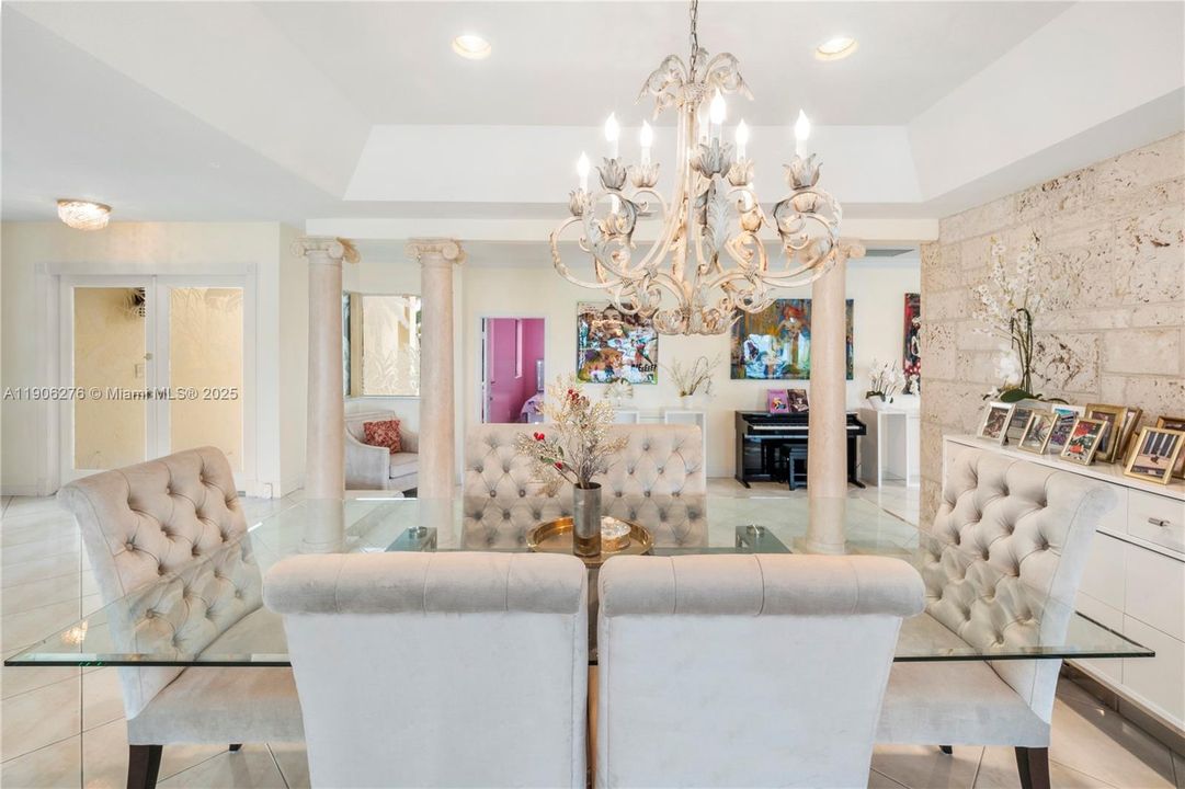 For Sale: $20,500,000 (4 beds, 5 baths, 5212 Square Feet)