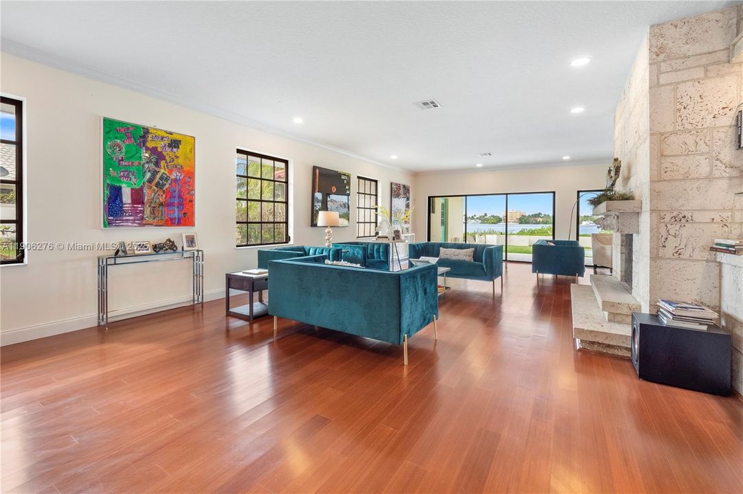 For Sale: $20,500,000 (4 beds, 5 baths, 5212 Square Feet)