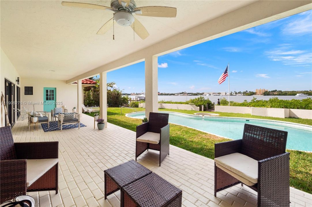 For Sale: $20,500,000 (4 beds, 5 baths, 5212 Square Feet)