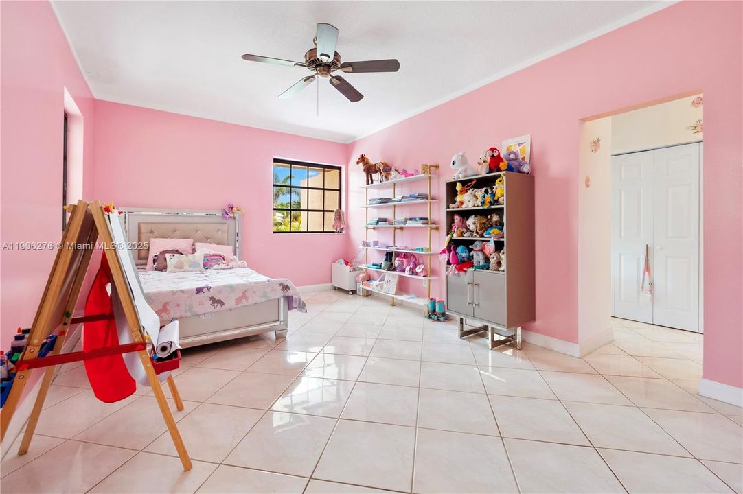 For Sale: $20,500,000 (4 beds, 5 baths, 5212 Square Feet)