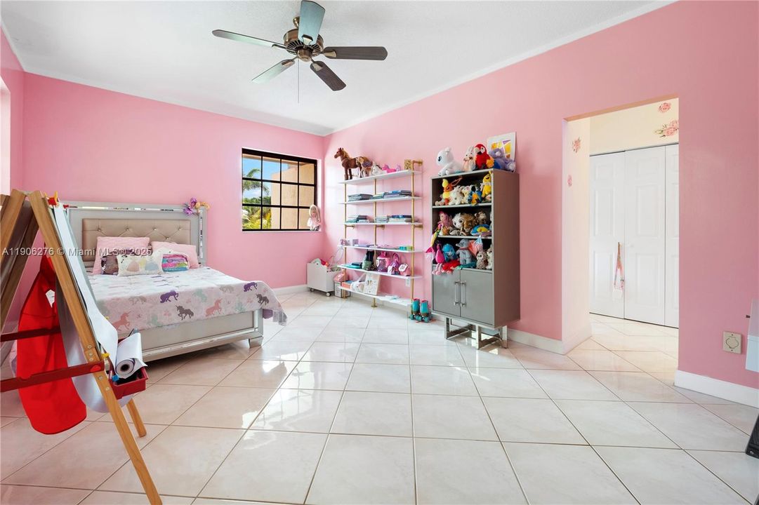 For Sale: $20,500,000 (4 beds, 5 baths, 5212 Square Feet)